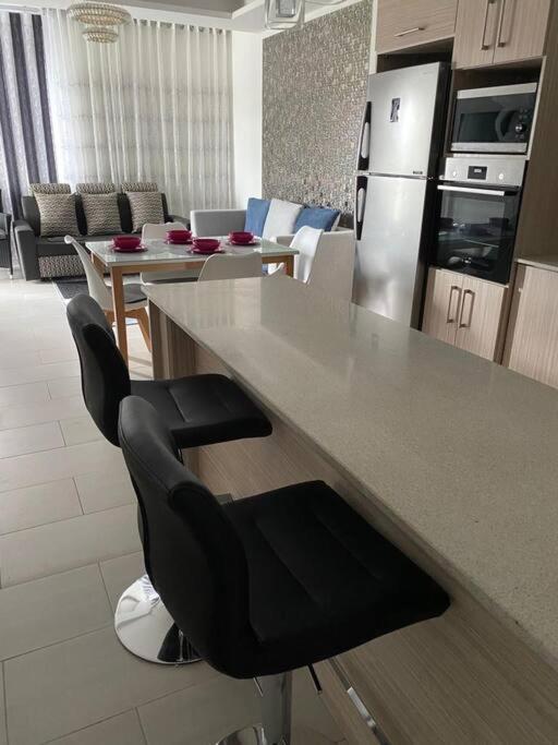 Stylish & Luxury 2-Bed Parkside Apart With Pool ヴァコア・フェニックス エクステリア 写真