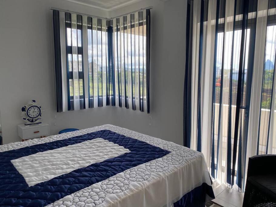 Stylish & Luxury 2-Bed Parkside Apart With Pool ヴァコア・フェニックス エクステリア 写真