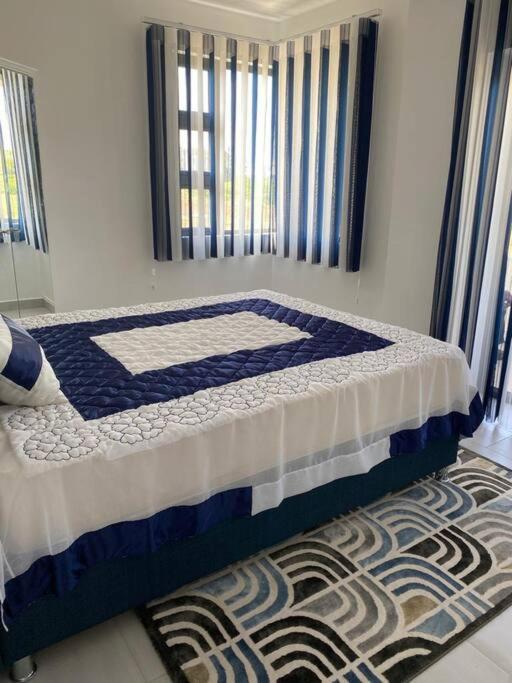 Stylish & Luxury 2-Bed Parkside Apart With Pool ヴァコア・フェニックス エクステリア 写真