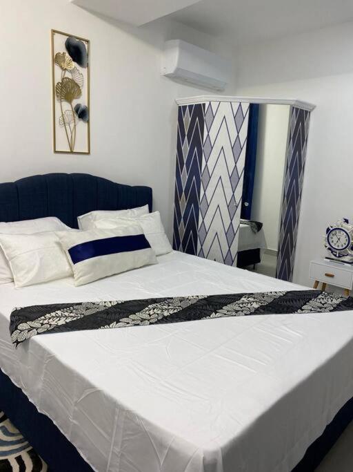 Stylish & Luxury 2-Bed Parkside Apart With Pool ヴァコア・フェニックス エクステリア 写真