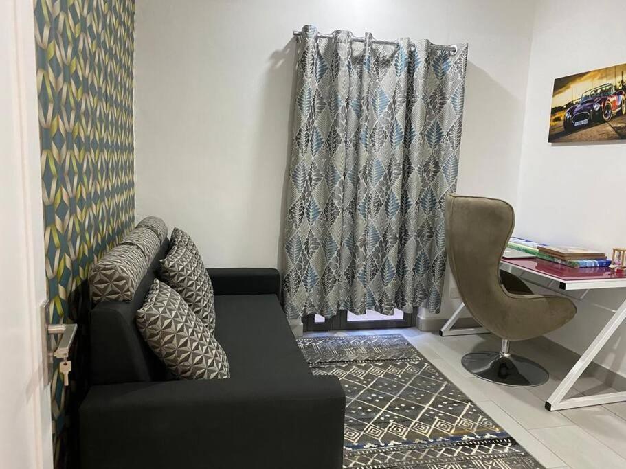 Stylish & Luxury 2-Bed Parkside Apart With Pool ヴァコア・フェニックス エクステリア 写真